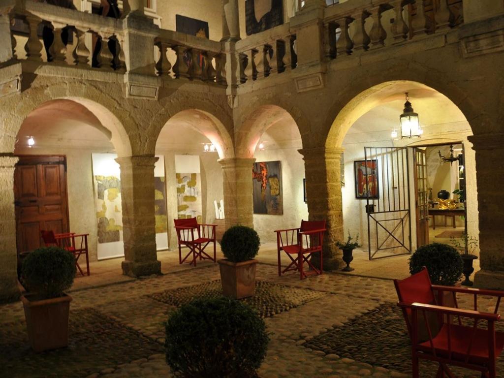 Chambres d'Hôtes Château Beaupré Saint-Laurent-des-Arbres Exterior foto