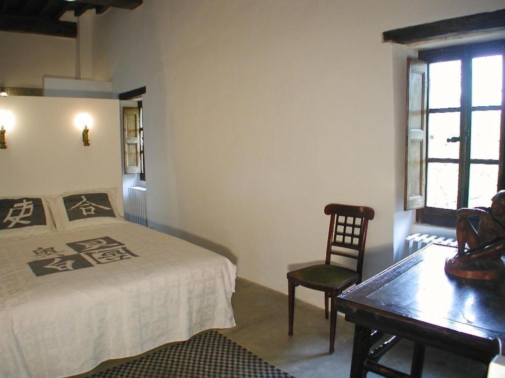 Chambres d'Hôtes Château Beaupré Saint-Laurent-des-Arbres Habitación foto